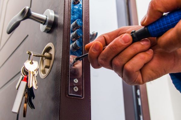 locksmith-1080×675 (1) locksmith-1080x675 (1)